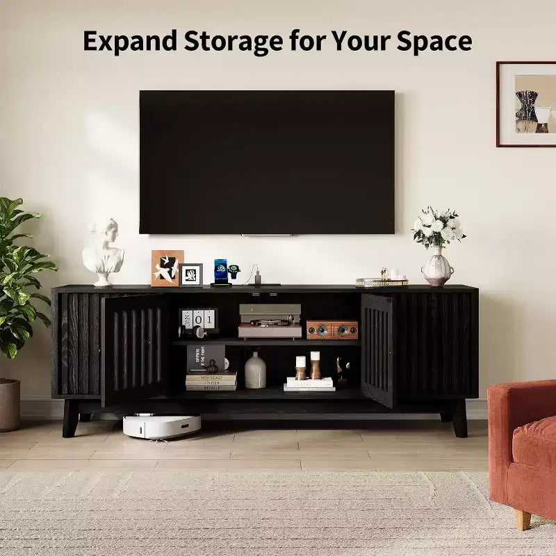 Meuble TV moderne du milieu du siècle avec portes à persiennes, étagères réglables et rangement