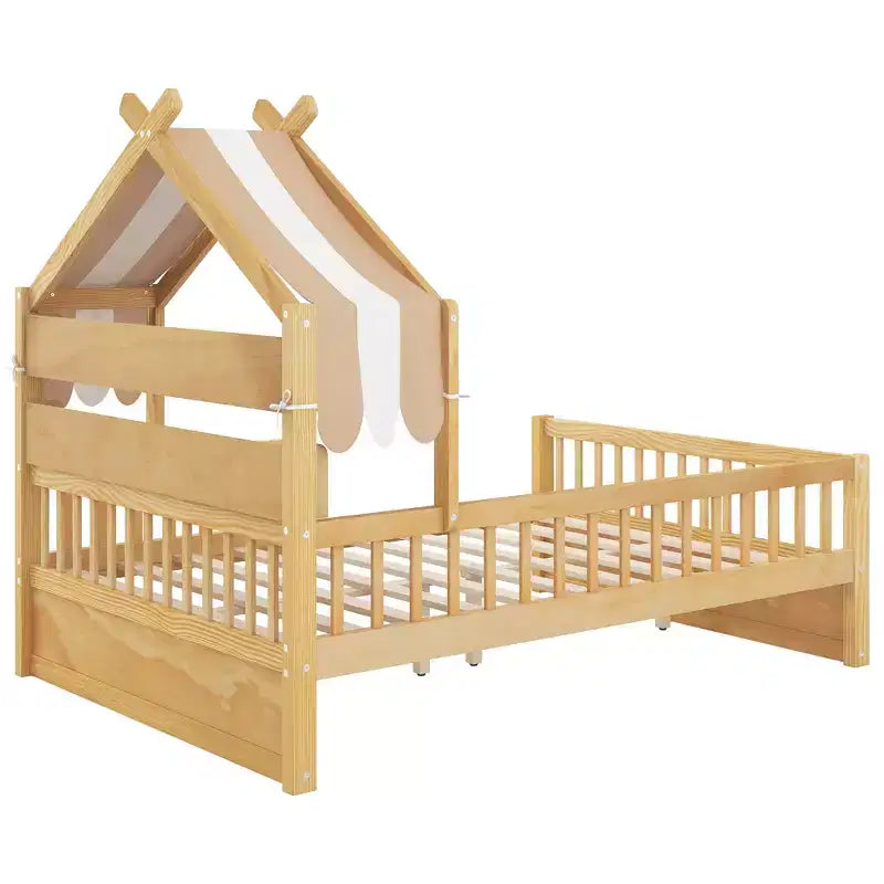 Lit cabane en bois pleine grandeur avec étagère de tête de lit de rangement et baldaquin pour chambre d'enfant