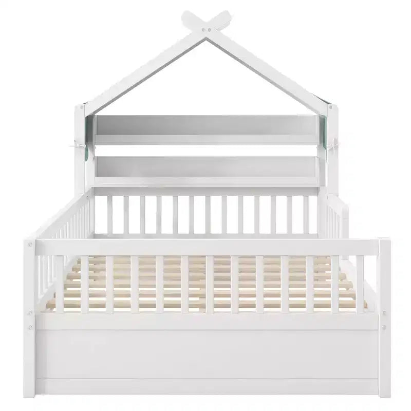 Lit cabane en bois pleine grandeur avec étagère de tête de lit de rangement et baldaquin pour chambre d'enfant