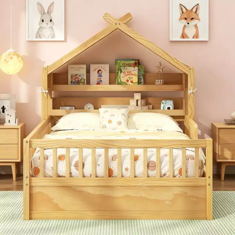Lit cabane en bois pleine grandeur avec étagère de tête de lit de rangement et baldaquin pour chambre d'enfant