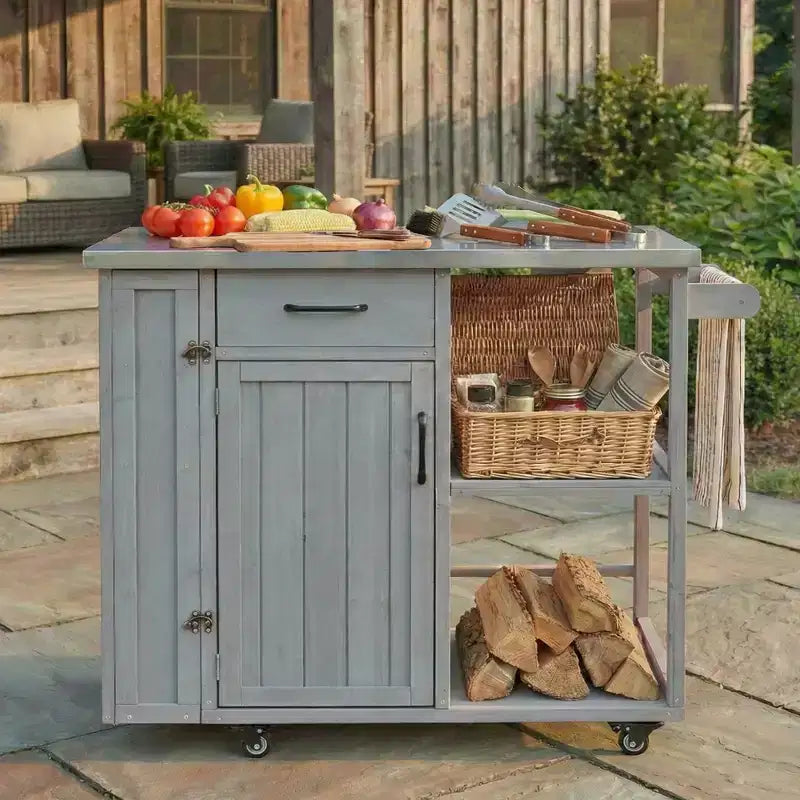 Îlot de cuisine extérieure en bois de sapin avec plan de travail en acier inoxydable